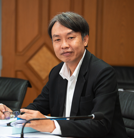 นายเมธี กลมดวง